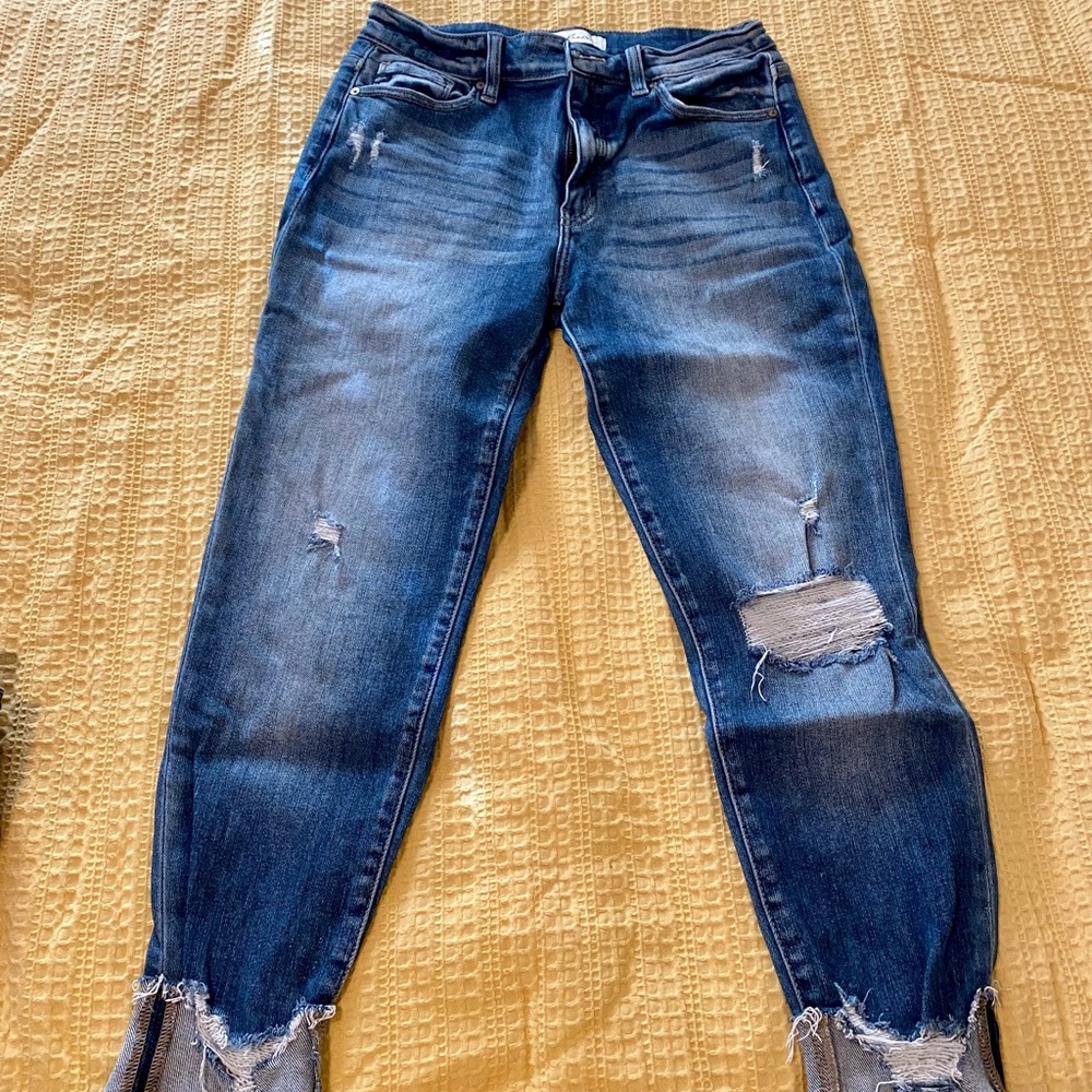 KanCan distressed skinny jeans